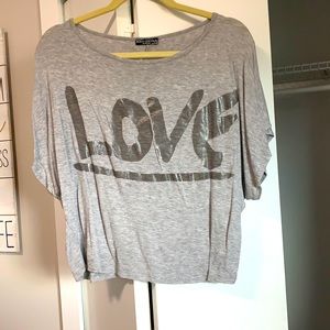 ❌ SOLD ❌ Barley worn very comfy top